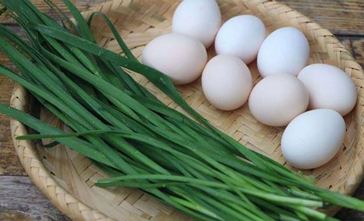 Hẹ xào trứng (hình 1)