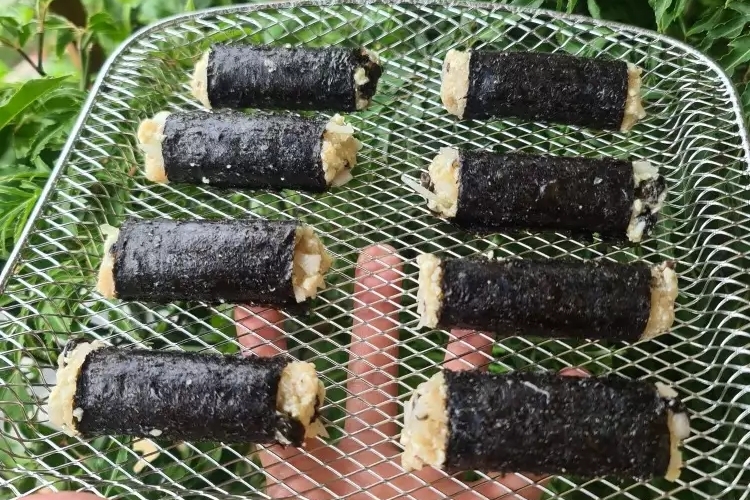 Gà cuộn rong biển thành phẩm