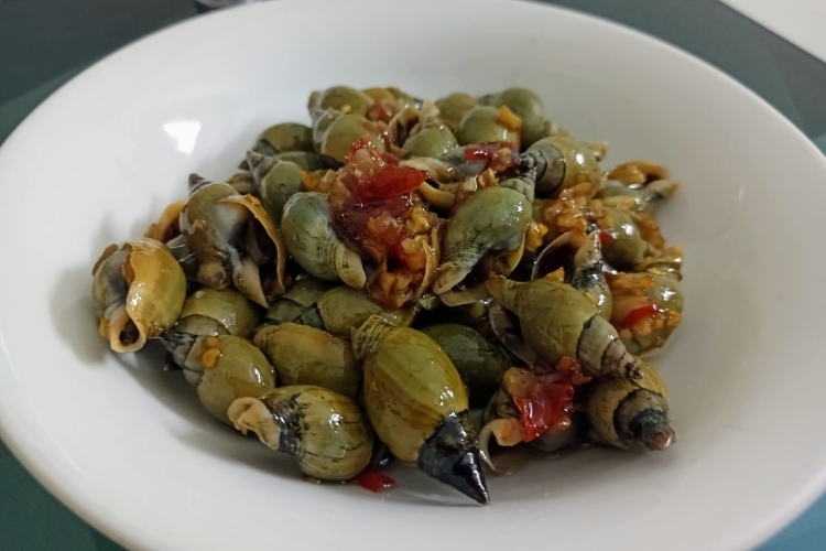 Thành phẩm ốc cà na xào bơ tỏi