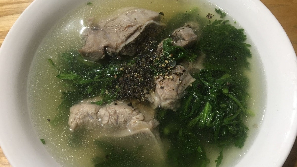 Canh cải cúc sườn heo