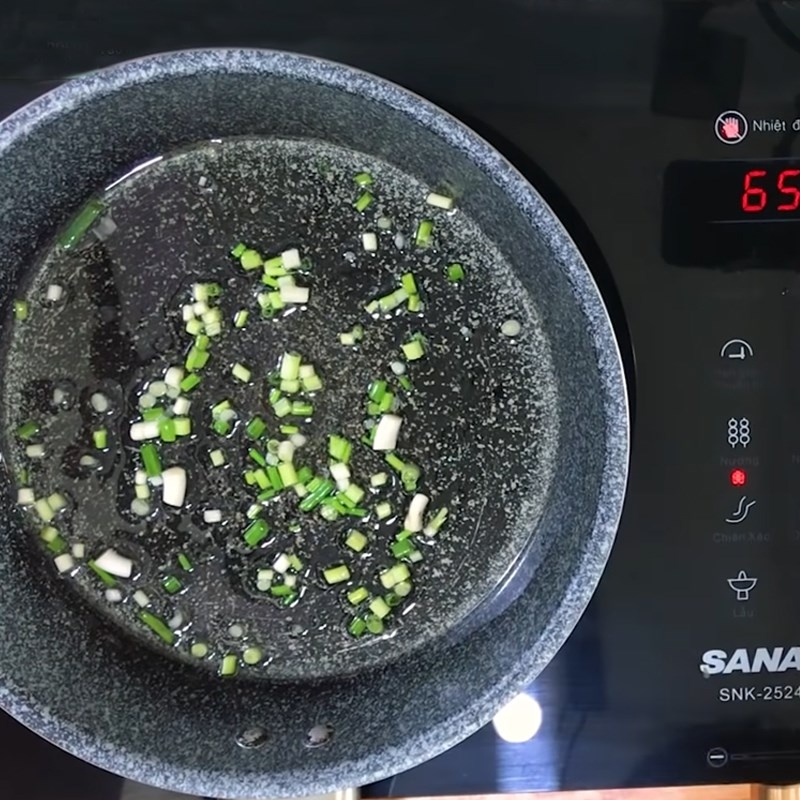 Bật mí 3 cách làm trứng chiên cà chua cực nhanh, cực đơn giản bằng những nguyên liệu dễ kiếm Hình 6