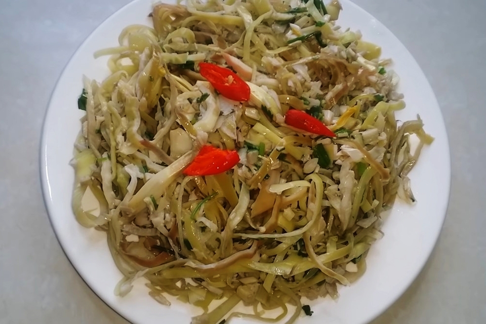 Thành phẩm hoa chuối xào tỏi.