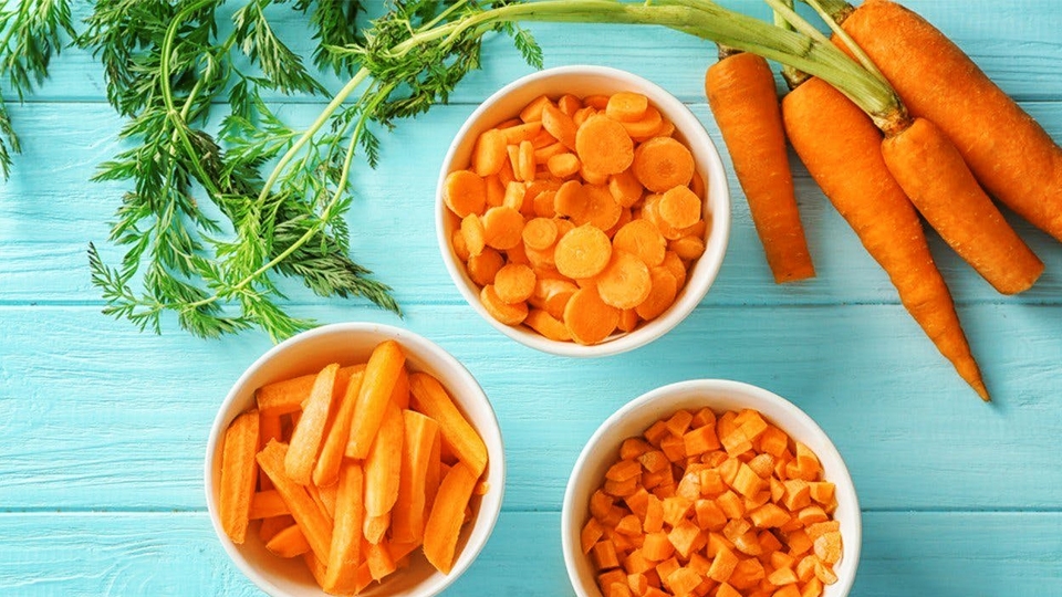Cà rốt tốt cho sức khỏe thị giác, giúp phát triển thị lực và não bộ ở trẻ nhỏ.