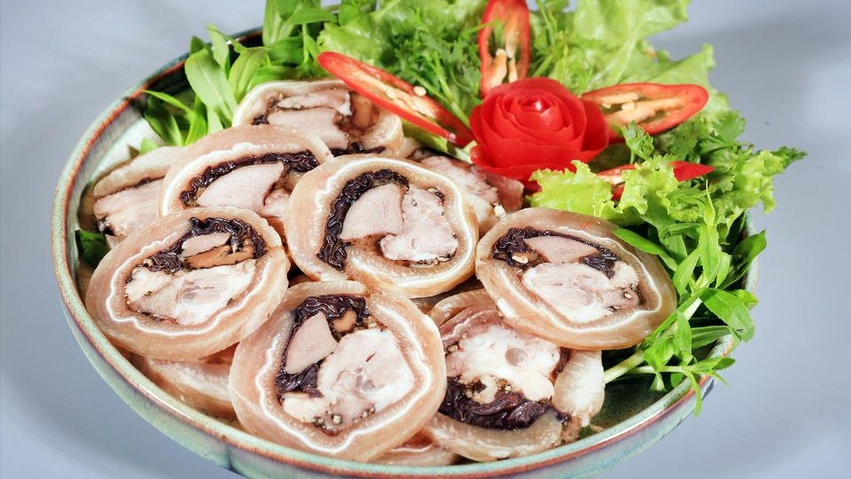 Tai heo cuộn lưỡi