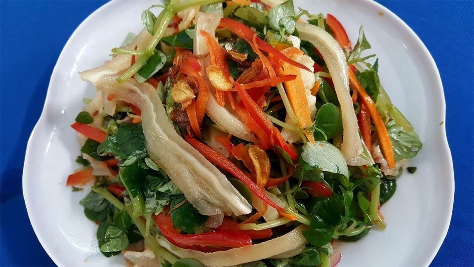 Gỏi tai heo rau càng cua