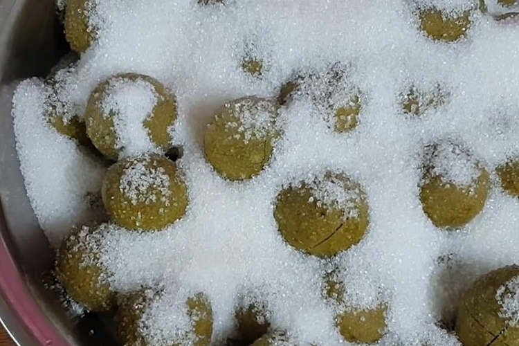 Cách làm mứt sấu (hình 3)