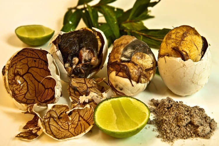 Cách ăn trứng vịt lộn xả xui cụ thể như thế nào? Một số lưu ý khi ăn trứng vịt lộn xả xui 3