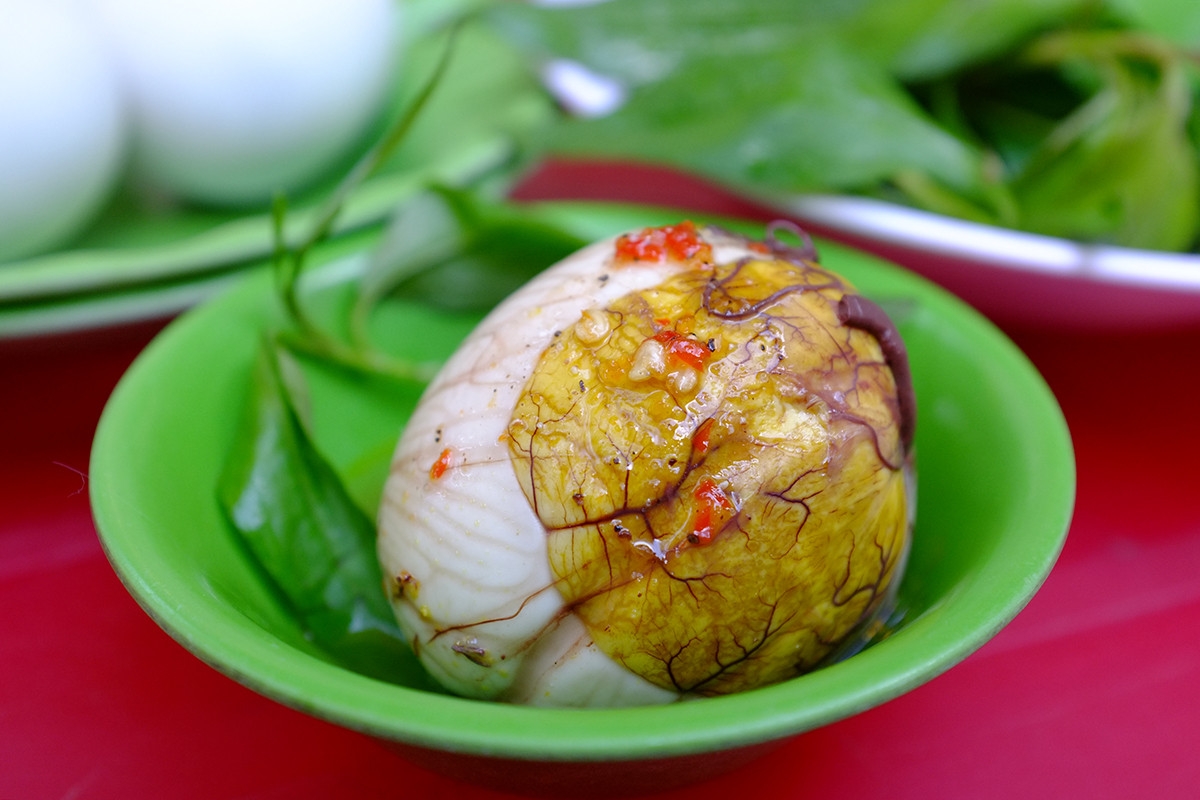 Cách ăn trứng vịt lộn xả xui cụ thể như thế nào? Một số lưu ý khi ăn trứng vịt lộn xả xui 2