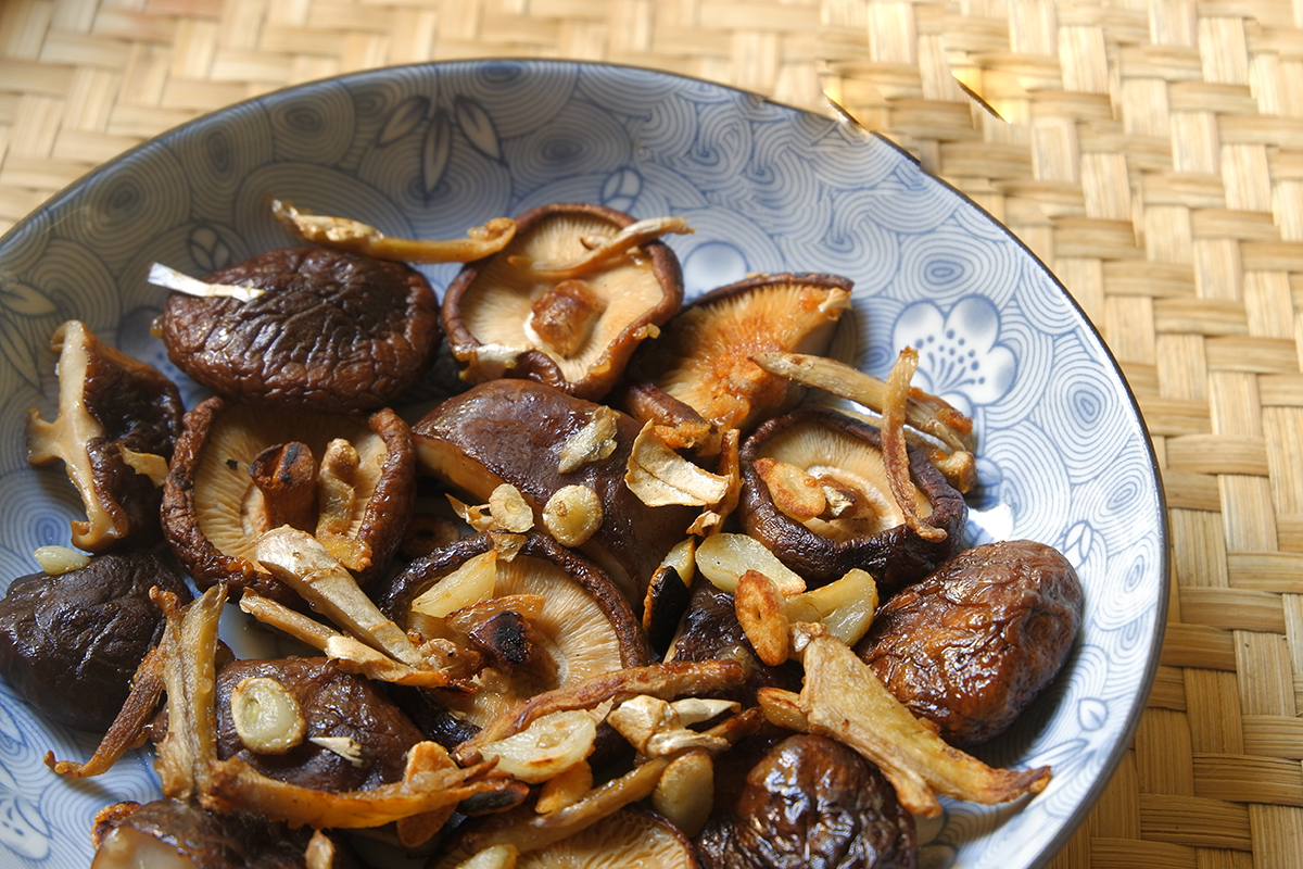 Sơ chế nấm đông cô tươi