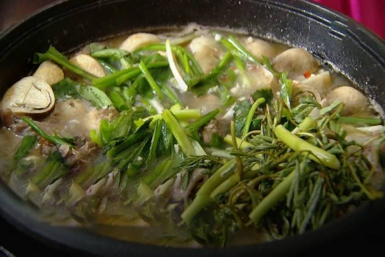 Hướng dẫn cách nấu vịt om sấu ngon, chuẩn vị miền Bắc, đơn giản và dễ làm tại nhà Hình 9