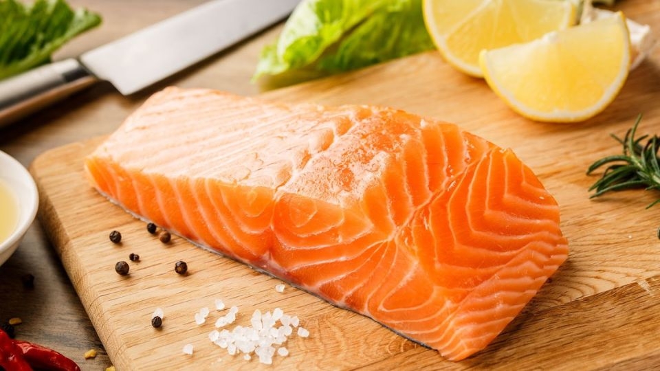 Cá hồi là thực phẩm có hàm lượng dinh dưỡng cao