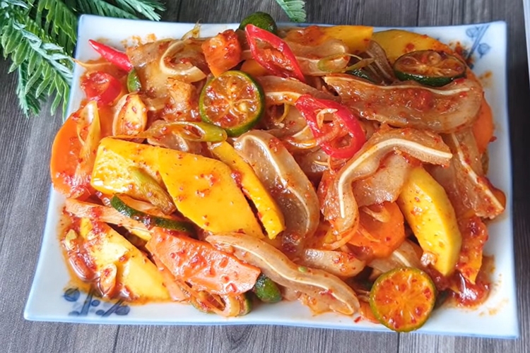 Tai heo sốt Thái (hình 9)