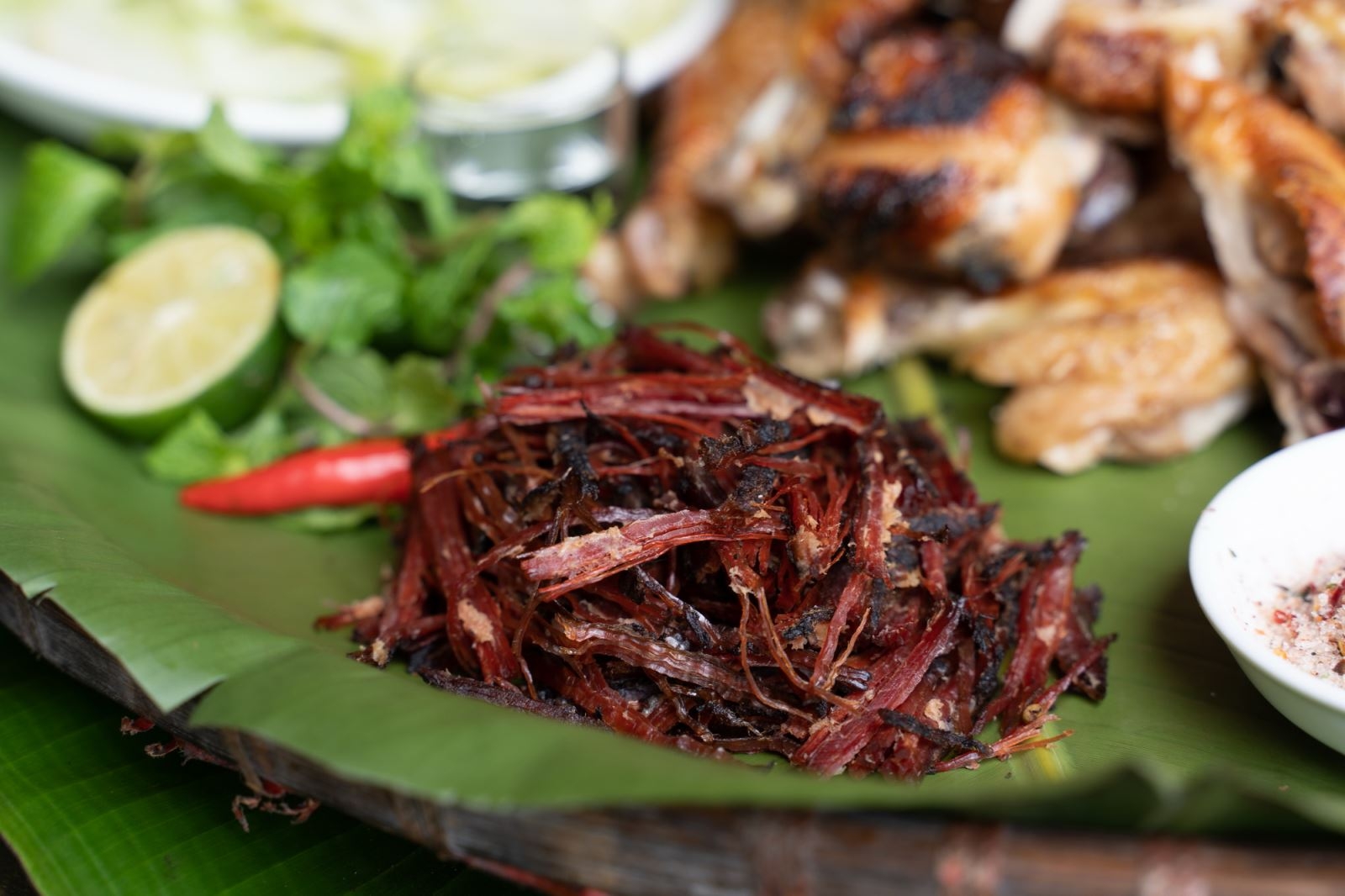 Thịt lợn gác bếp xé sợi