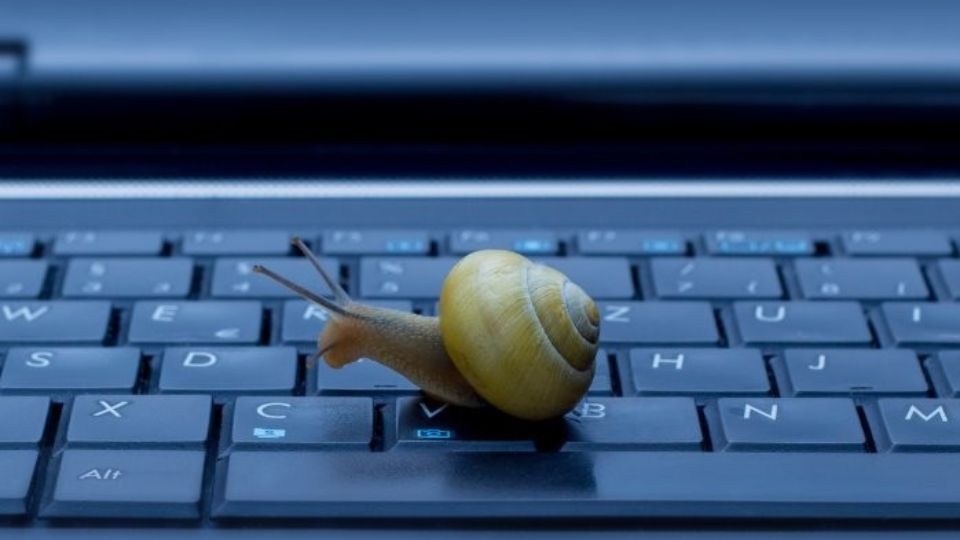 Máy tính của tôi chạy rất chậm làm thế nào để khắc phục?