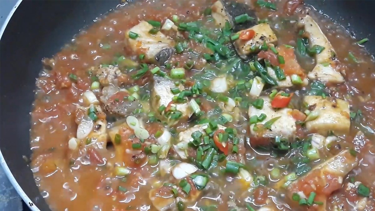 Cá bớp sốt cà chua đậm đà, giàu dinh dưỡng