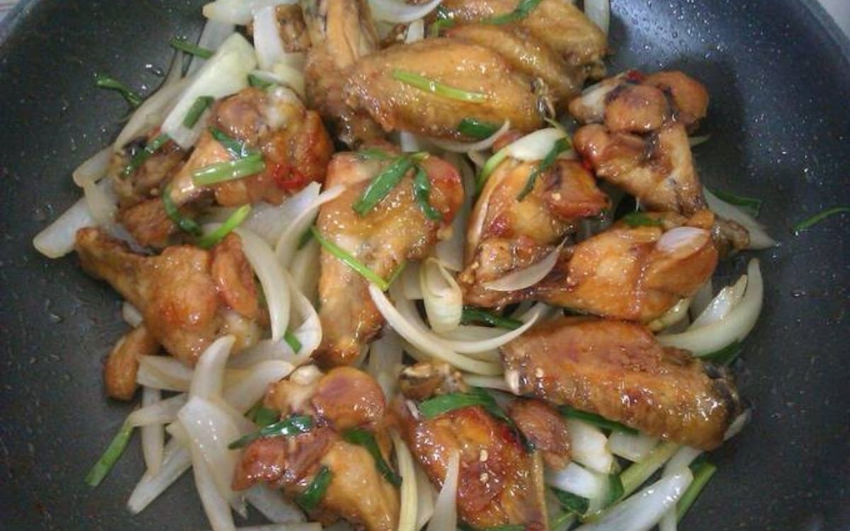 Bước 3: Làm đùi gà chiên nước mắm