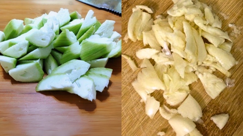 Bước 1: Sơ chế mướp