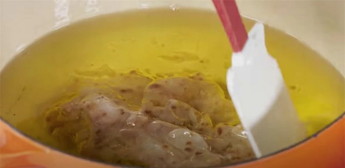 cách làm sạch dầu ăn - hình 3