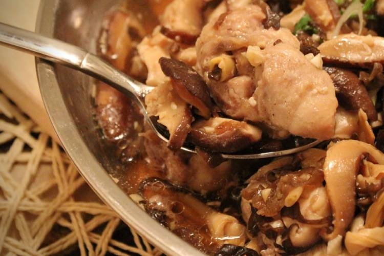 Bật mí cách làm xôi gà nấm đậm đà, thơm ngon, dẻo mềm, cực đơn giản tại nhà Hình 4