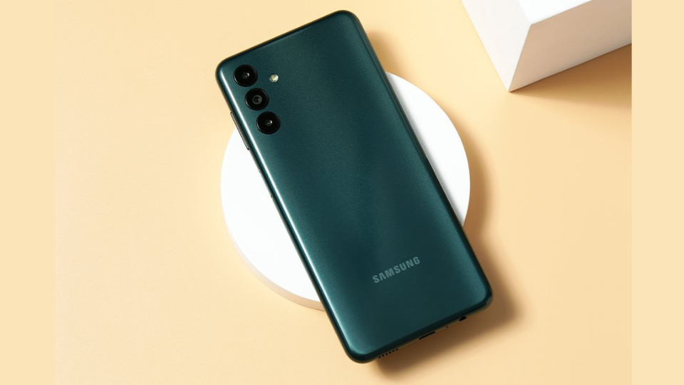 Điện thoại Samsung Galaxy A04s 