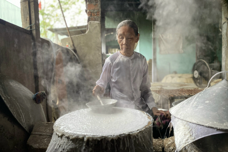 Hướng dẫn nướng bánh đa bằng nồi chiên không dầu nhanh chóng, đơn giản, giòn rụm - hình 3