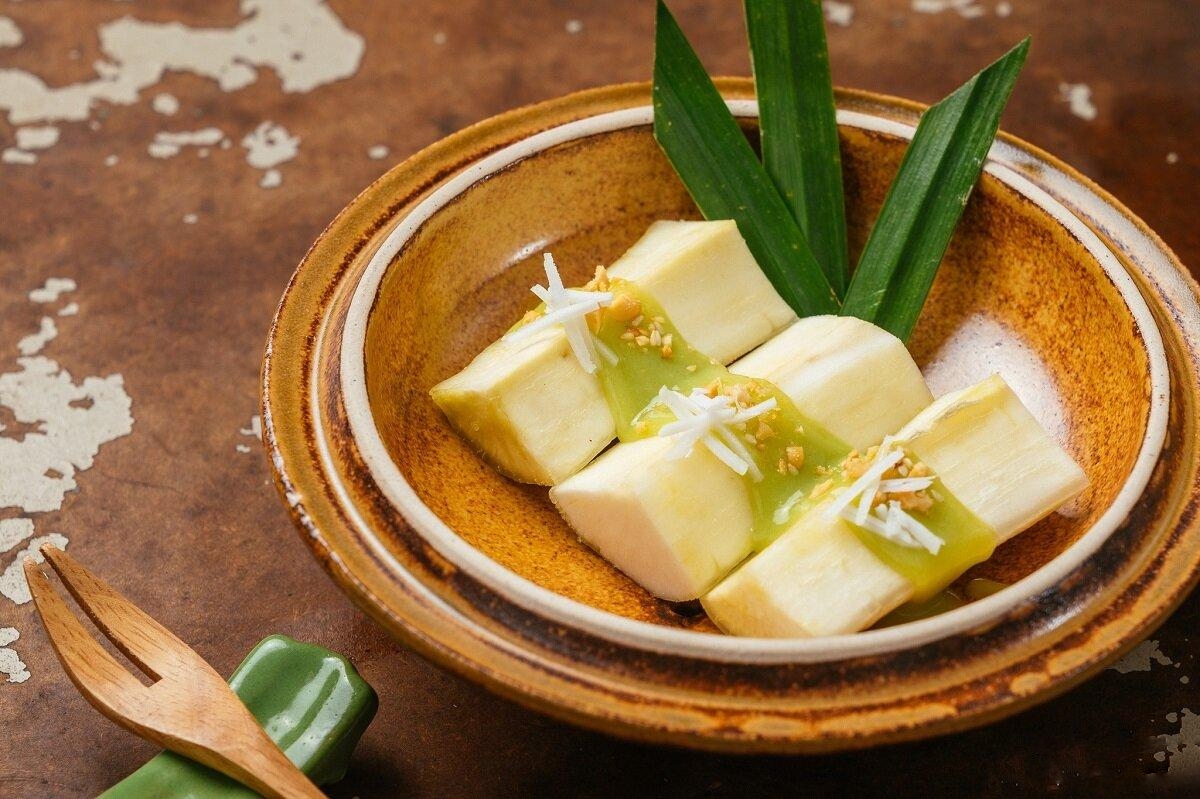 Cách luộc sắn với nước cốt dừa và lá dứa
