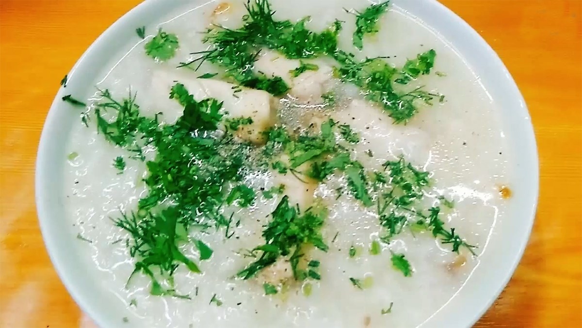 Cháo cá bớp thì là, một món ăn bổ dưỡng cho bé yêu