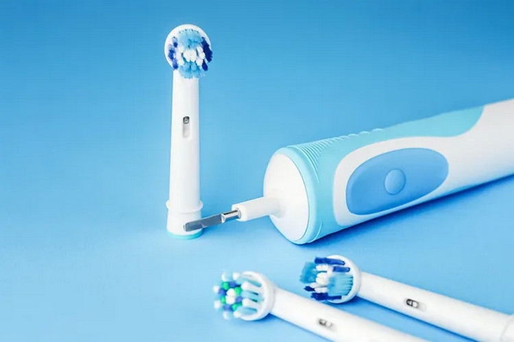 Cách sử dụng bàn chải điện (5)