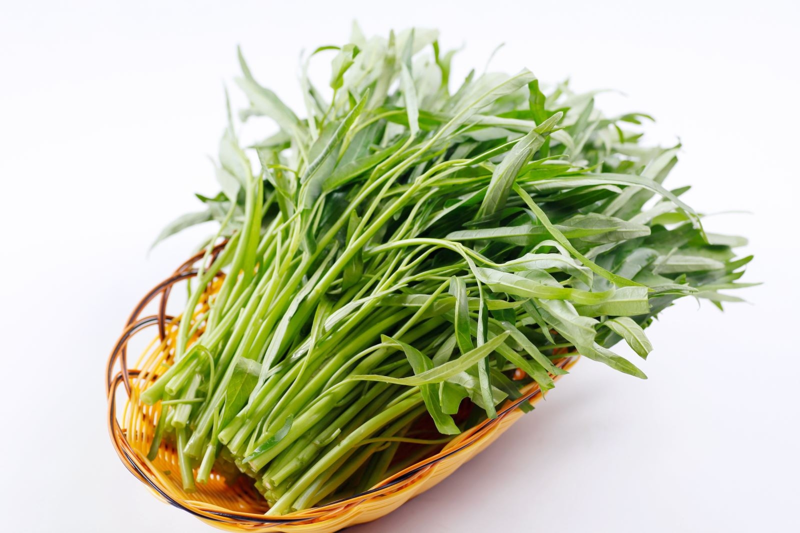 Rau muống là món ăn rất đỗi quen thuộc, dễ ăn