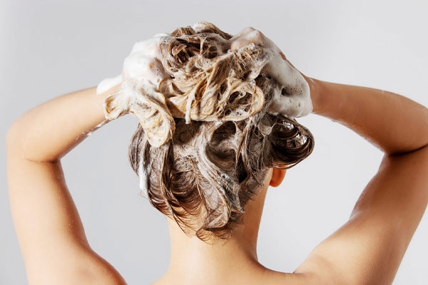 Cách sử dụng lược nhuộm tóc hiệu quả nhất là gì? Những ưu điểm nổi trội của lược nhuộm tóc thảo dược 4