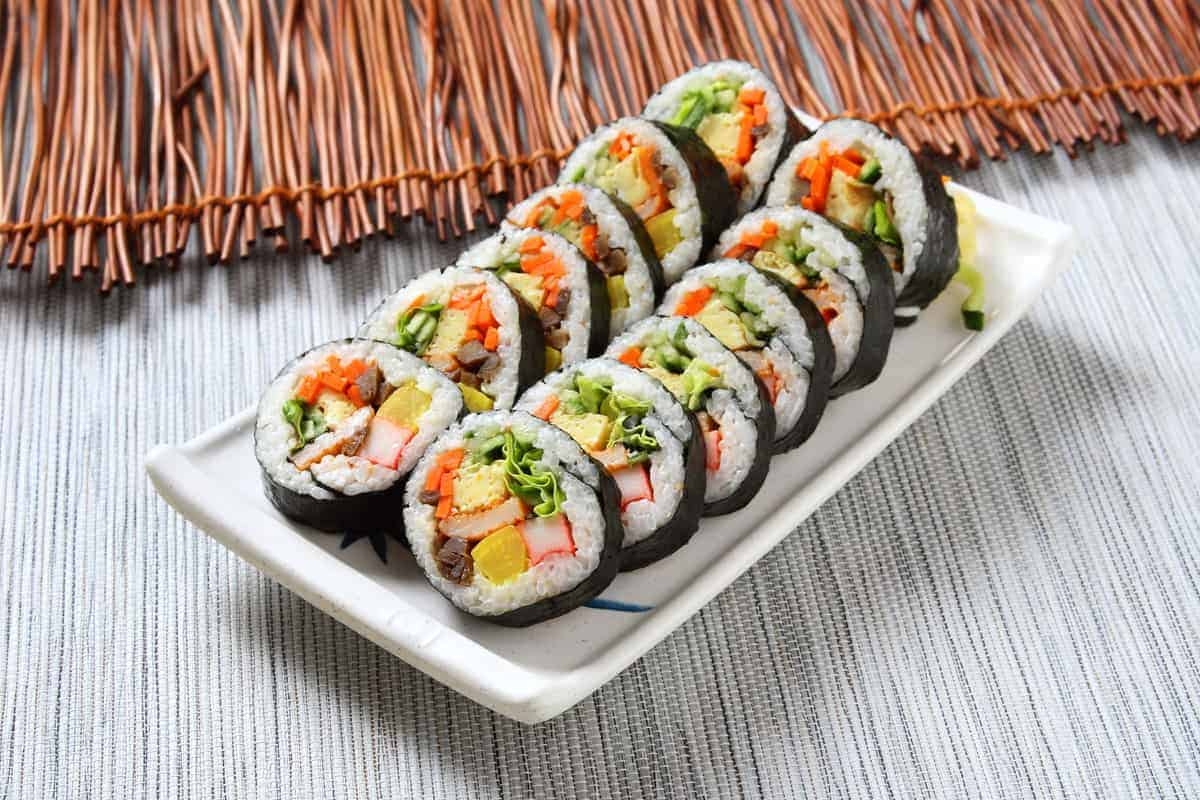 Cách bảo quản kimbap qua đêm đơn giản, dễ thực hiện và không lo ôi thiu, hư hỏng 3