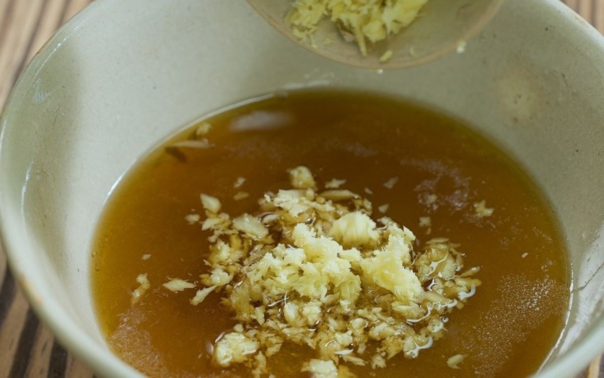 Bước 2: Tiến hành bước pha nước chấm