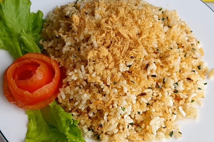 Cách làm cơm chiên nước mắm (hình 5)