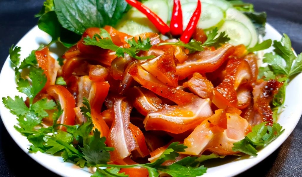 Cách luộc tai heo trắng giòn, không bị thâm và gợi ý các món ngon hấp dẫn từ tai heo 5