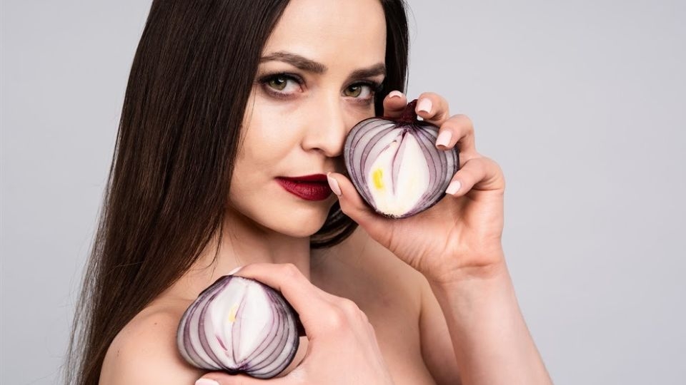 Hành tây giúp thúc đẩy chu kỳ tăng trưởng của tóc