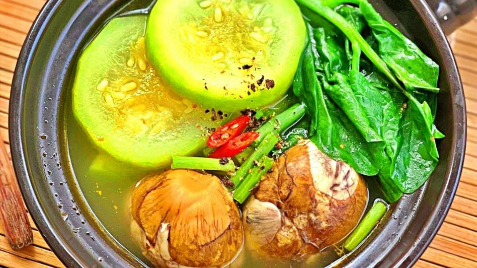 Trứng lộn um bầu thích hợp ăn vặt hay ăn cùng cơm trắng