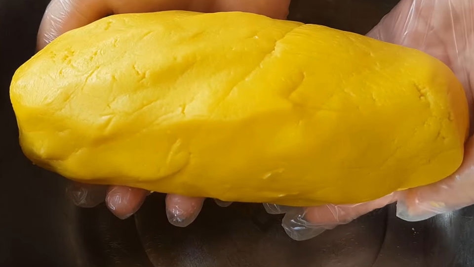 Gom bột lại và để tủ lạnh