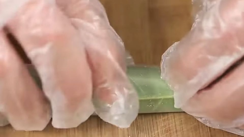 Cuốn tai heo với bánh tráng