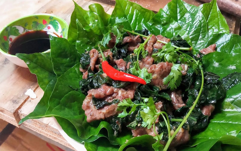 thịt dê xào lá lốt 1