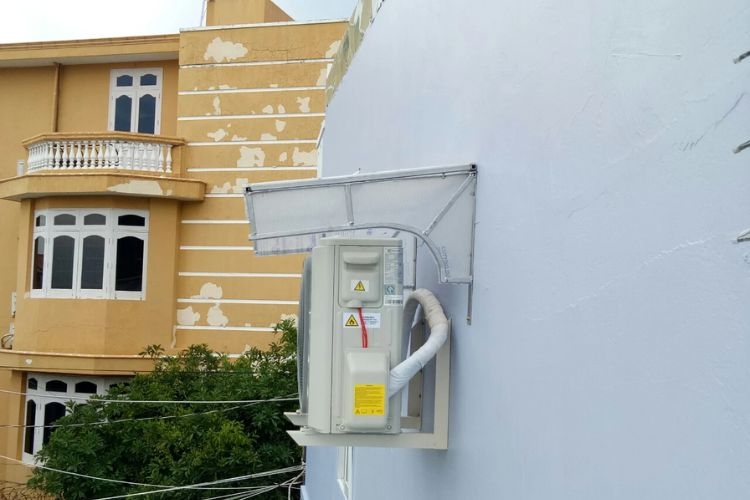 Những lưu ý khi sử dụng mái che cục nóng điều hòa
