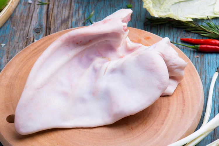 Cách làm tai heo cuộn lưỡi độc đáo, giòn sần sật để đổi món cho gia đình bạn - Hình 1