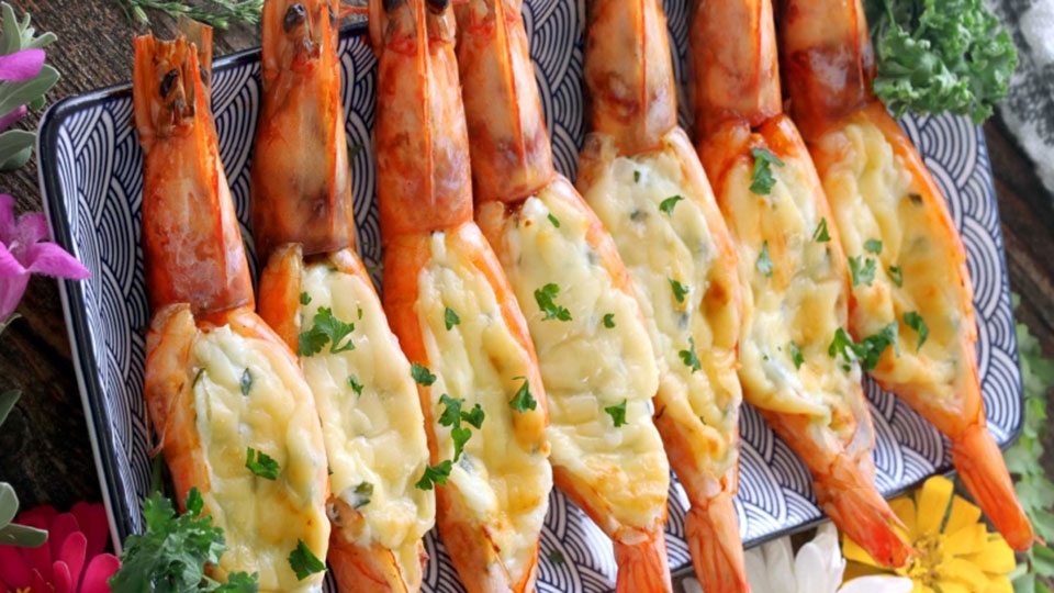 Sử dụng thêm các nguyên liệu khác để món tôm được ngon hơn