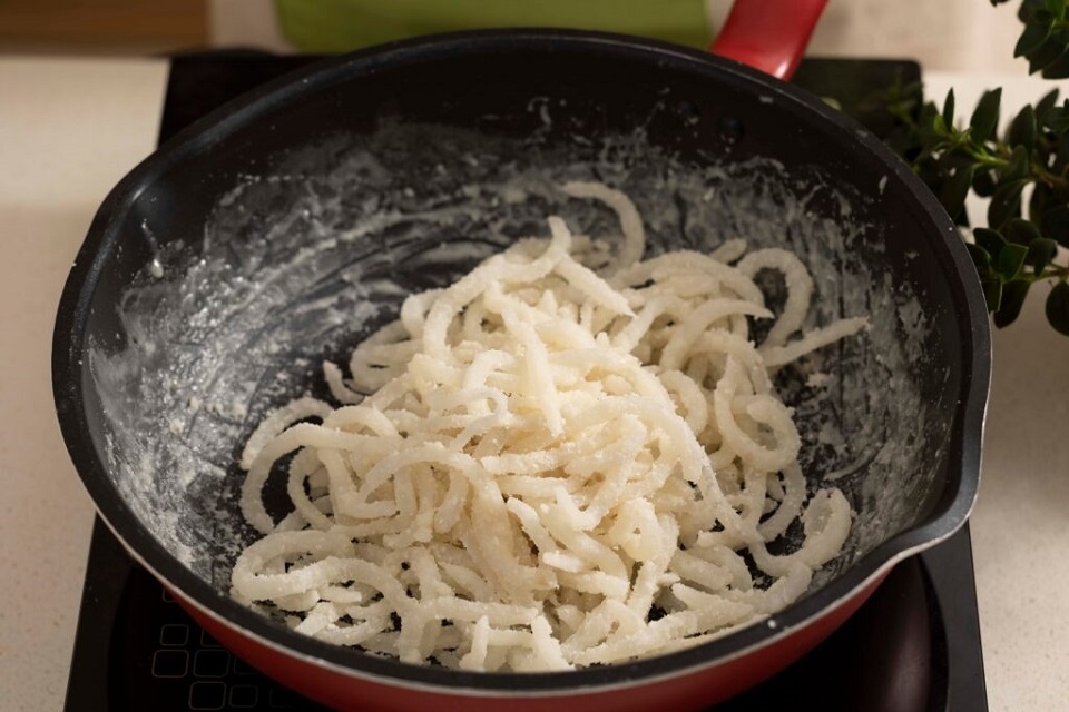 Cách làm mứt dừa bánh tẻ 4