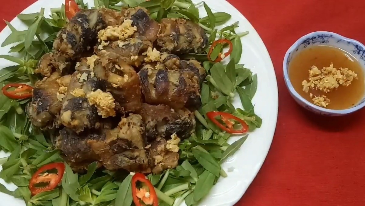 Lươn chiên giòn sốt mắm me thoang thoảng hương thơm khó cưỡng