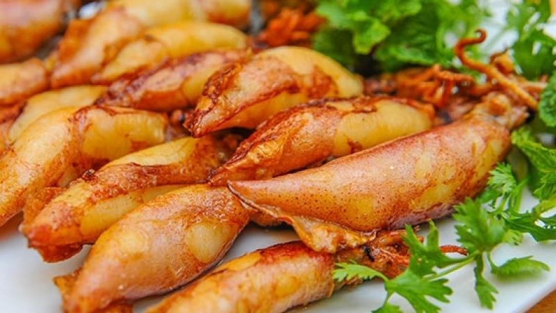 Cách chiên mực trứng sốt mật ong đơn giản, nhưng lại cho vị ngon ngọt mặn khó cưỡng