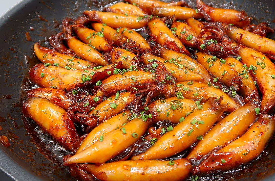 Chiên mực trứng với sốt mật ong