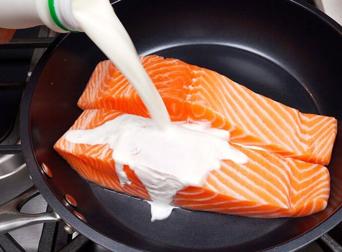 Ngâm cá trong sữa tươi