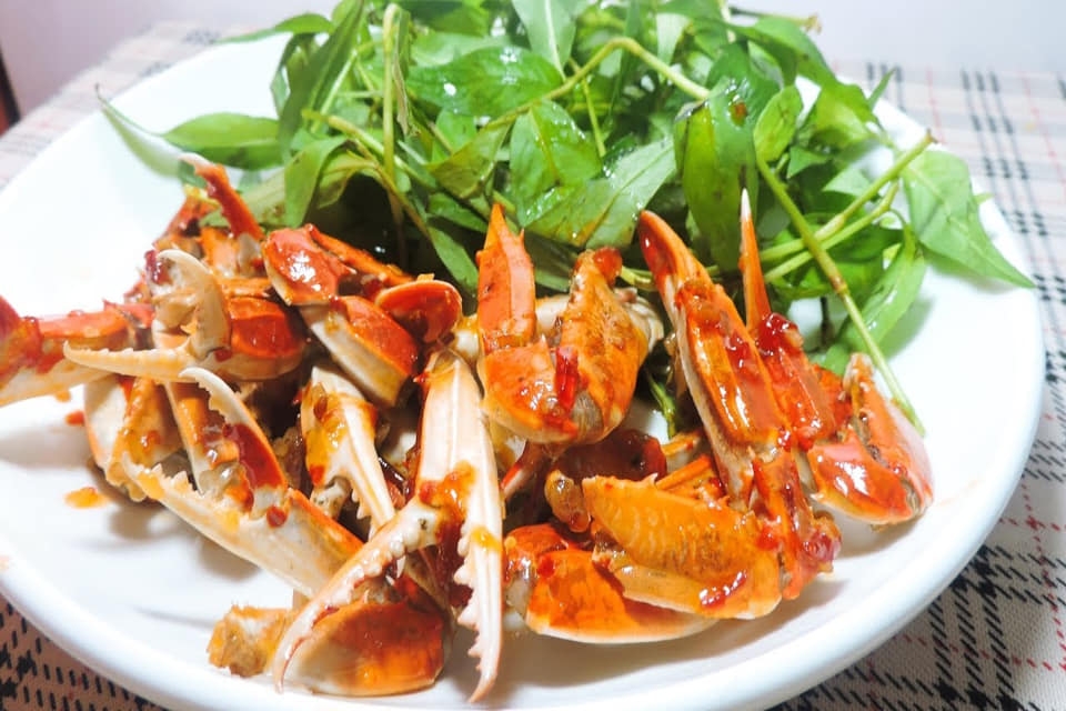 Càng ghẹ cháy tỏi 4