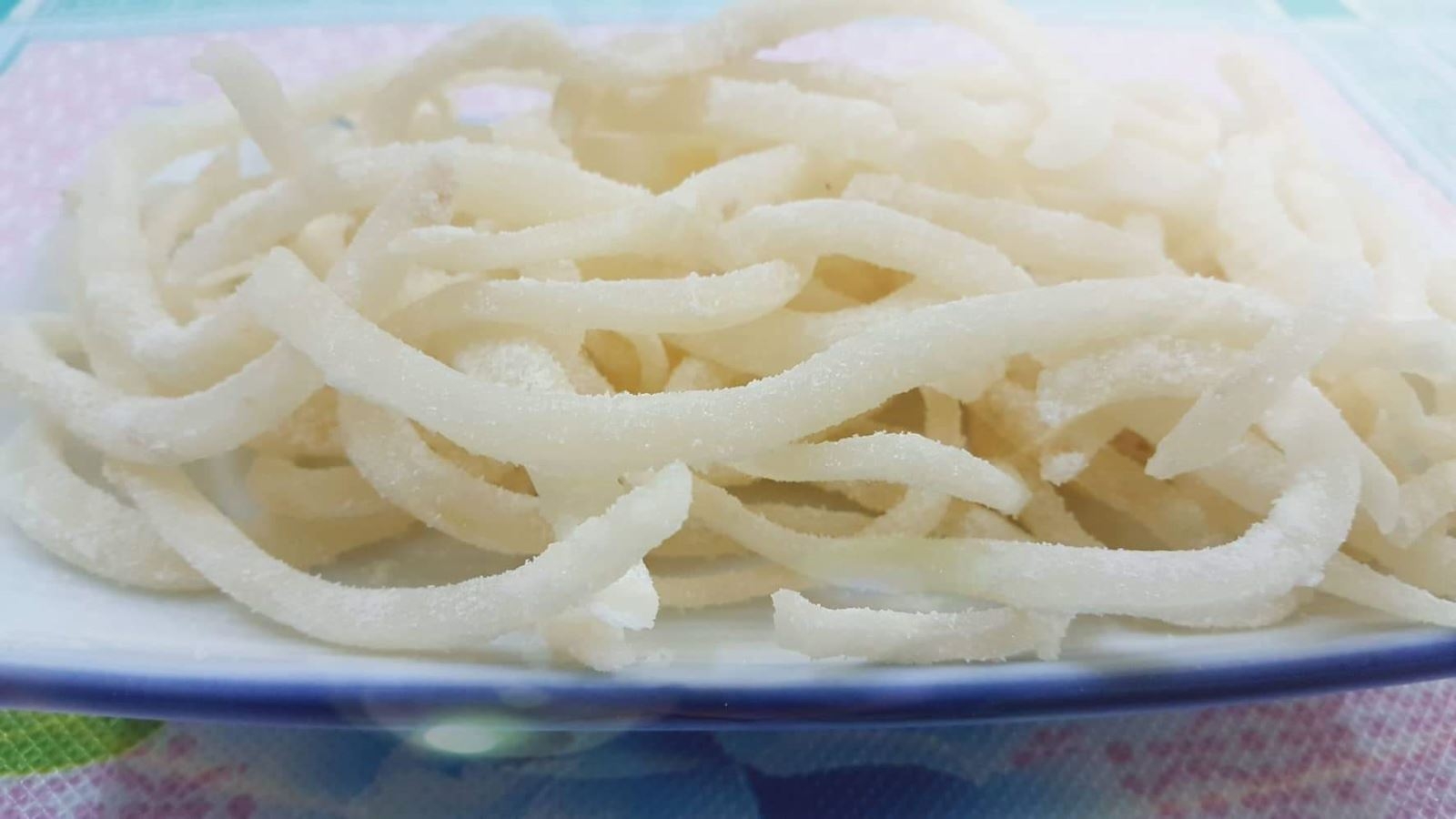 Mứt dừa sữa màu vàng nâu đẹp mắt