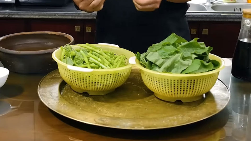 Phân loại riêng lá và cuống rau bầu